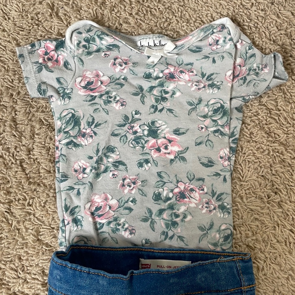 Nicole miller Mew York Floral shirt with Levi’s pants